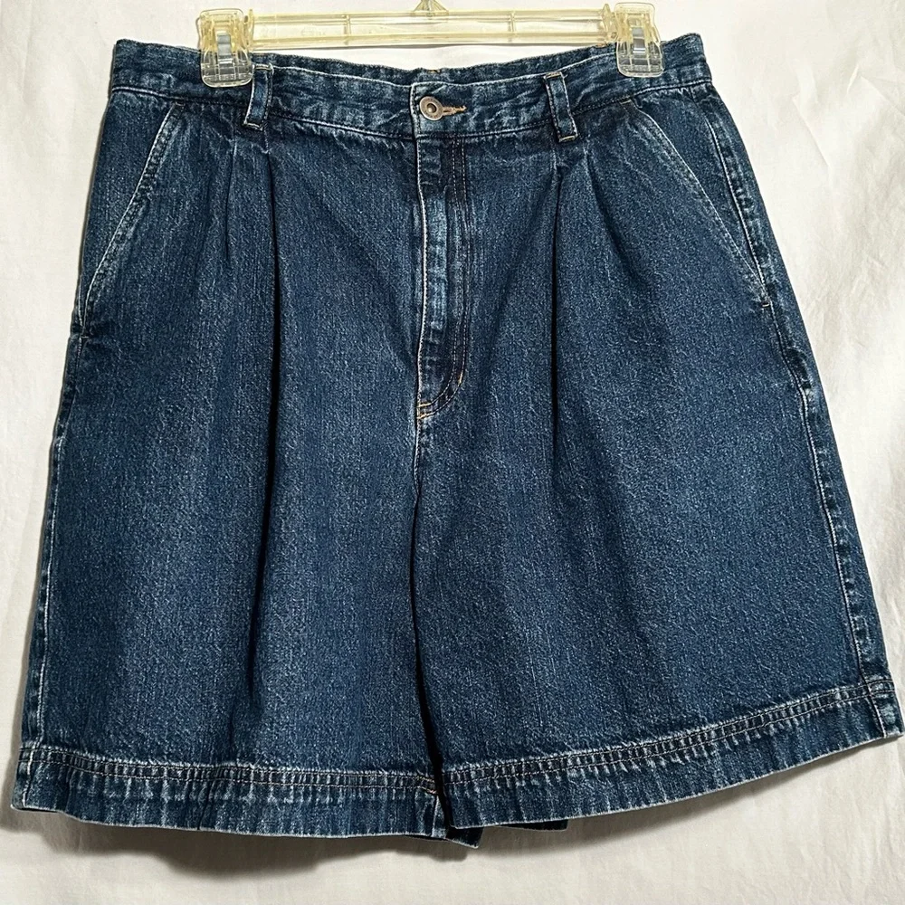WOMENS SIZE 14 WAIST 31 LIZWEAR BLUE PLEATED FRONT DENIM JEAN SHORTS - Picture 1 of 3